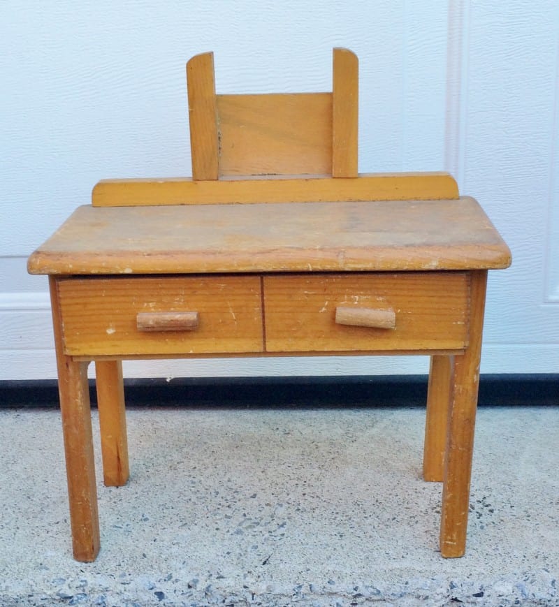 vintage doll vanity