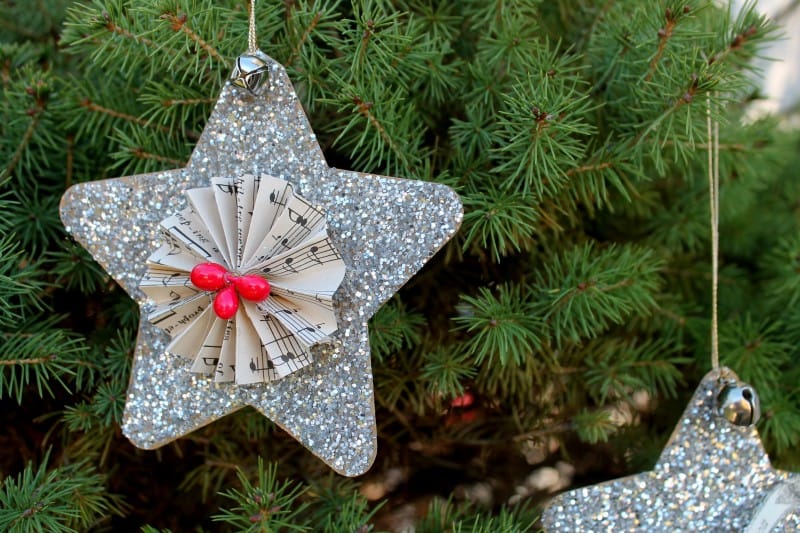 Glitter star on tree