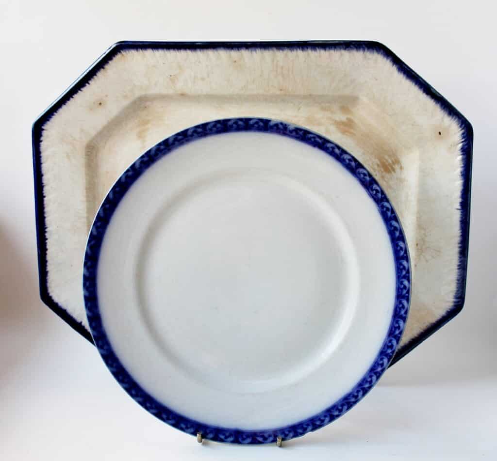 antique-flow-blue-dishes-1024x951