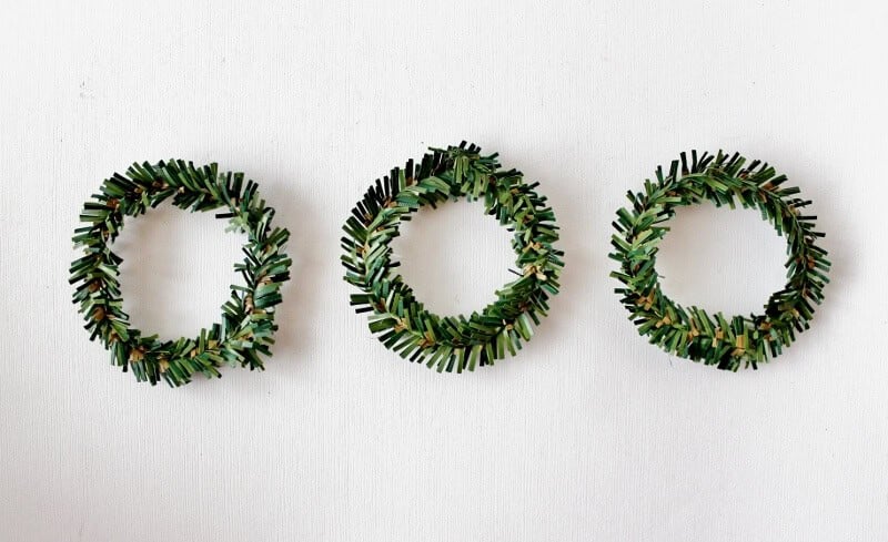 3 mini wreath forms