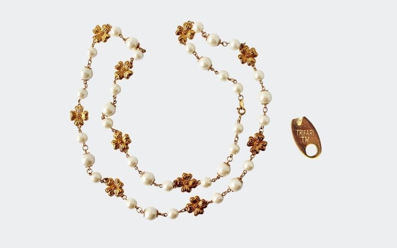 gold flower and pearl necklace