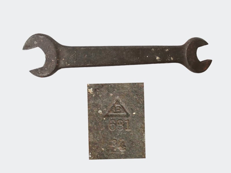 One piece double ended wrench