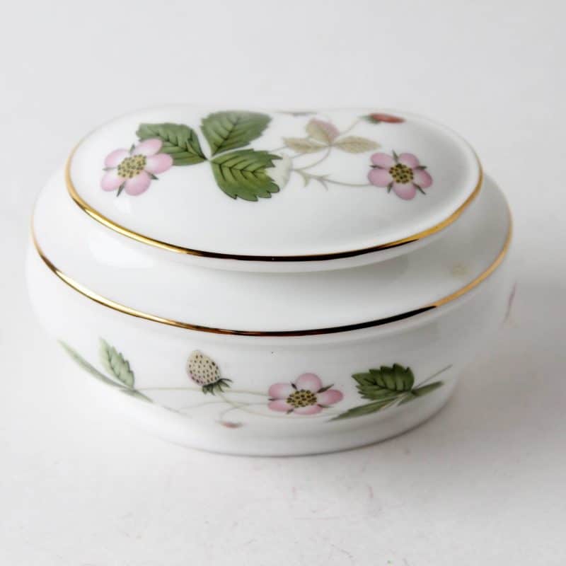 wedgwood bone china wild strawberry trinket box
