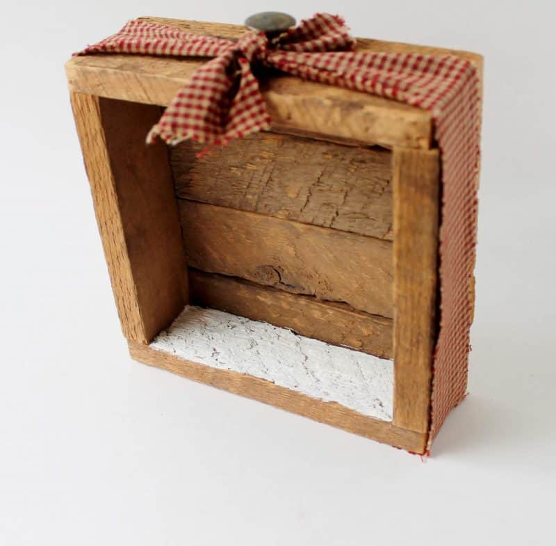 wooden crate for diorama