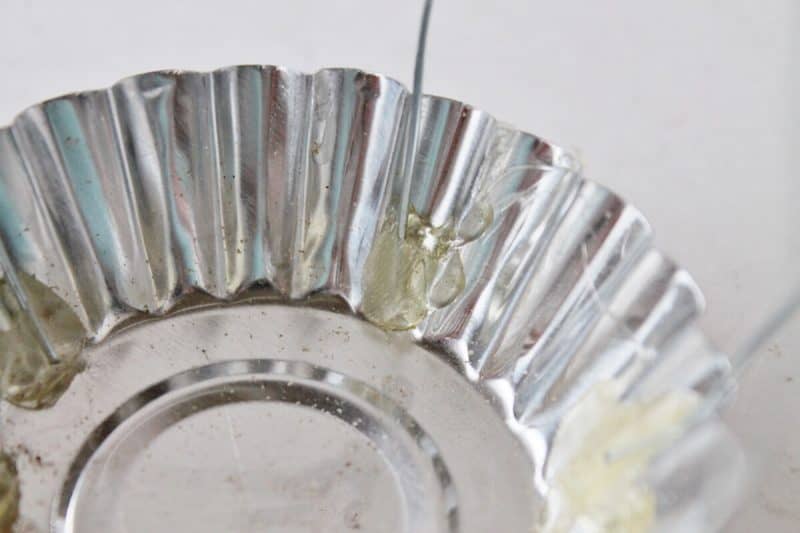 how to hot glue wire to tart pan