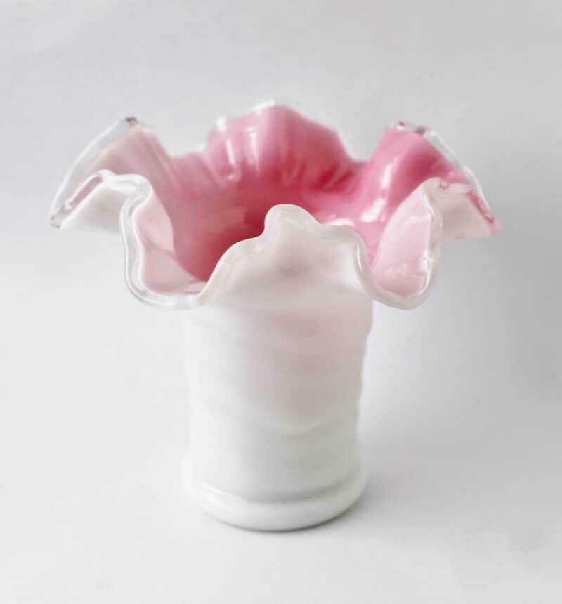 Vintage Fenton ruffled peach crest vase