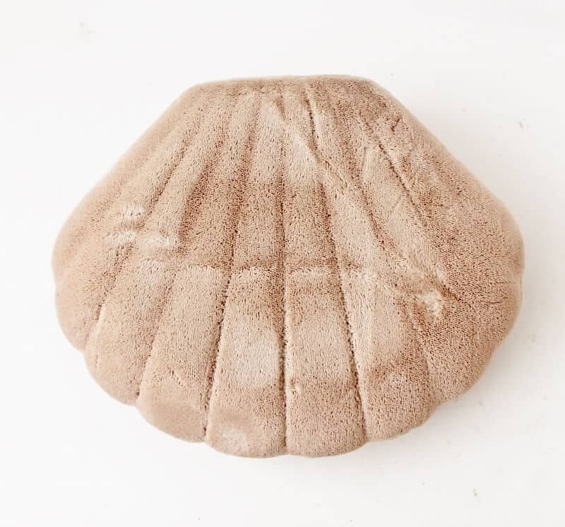 what's selling in vintage and antiques: velvet shell shaped jewelry presentation box