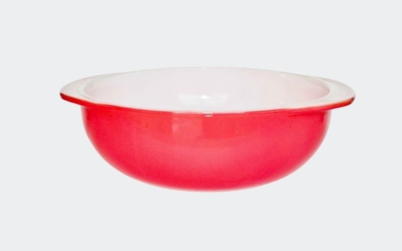 Vintage Pyrex flamingo pink casserole