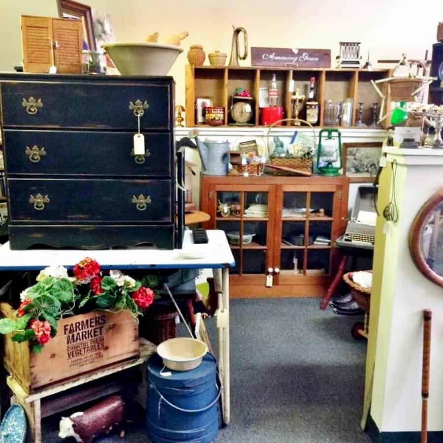 10 Steps to Sell From an Antique Booth & Make Money • Adirondack Girl ...