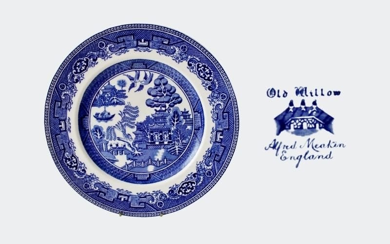 blue and white china dinner plate, marked: Meaking