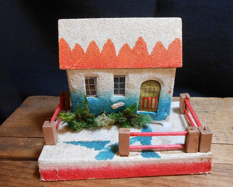 Colorful "Hacienda" putz house made in Japan