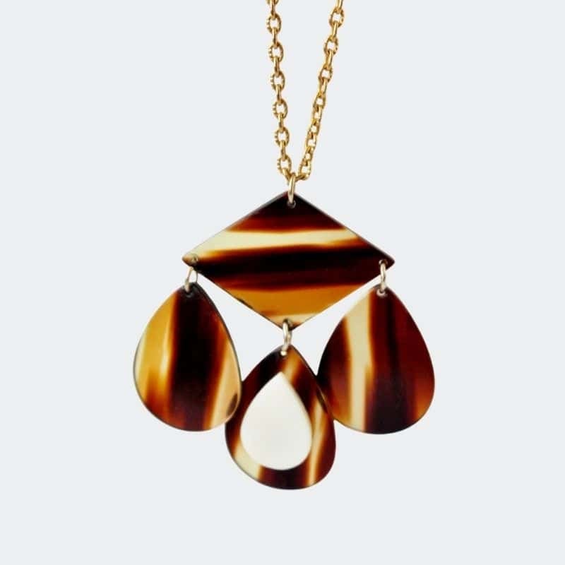 faux toritoise shell MCM pendant necklace