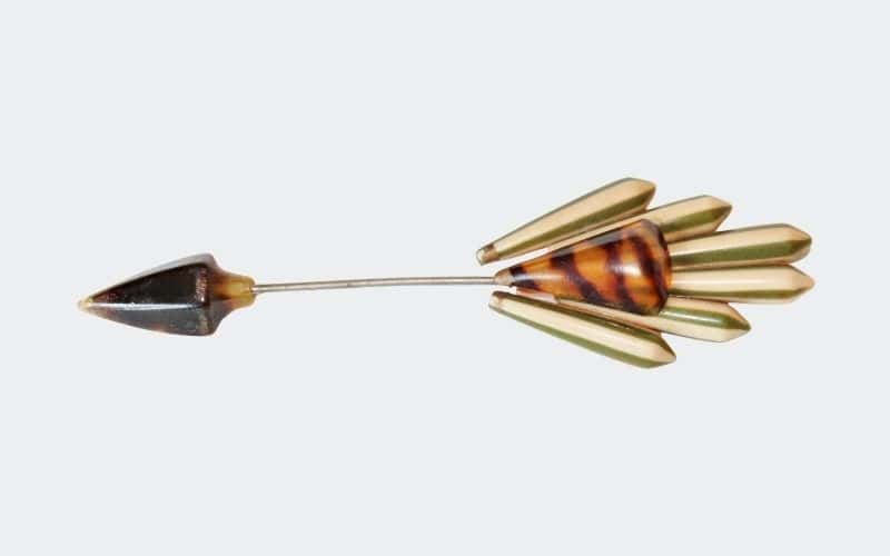 Arrow shaped pin