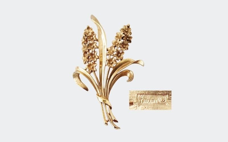 matte gold 2-stem floral brooch marked trifari